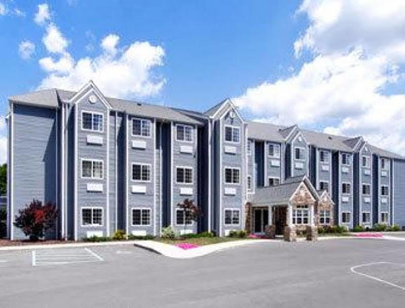 Microtel Inn & Suites By Wyndham Hazelton/Bruceton Mills Exterior foto