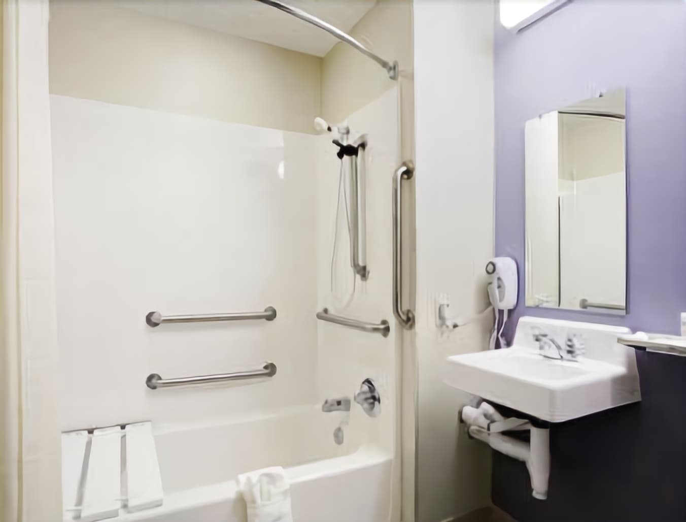 Microtel Inn & Suites By Wyndham Hazelton/Bruceton Mills Habitación foto